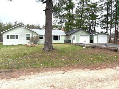 /international/us/6308-e-dorothy-avenue-indian-river-mi-110107616437/