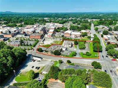 /international/us/319-n-renfro-street-mount-airy-nc-110100514791/?lang=it