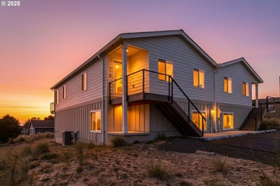 /international/us/120-crescent-st-tillamook-or-110105636961/