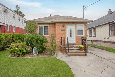 /international/us/8532-262nd-street-floral-park-ny-110120416076/