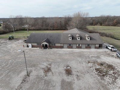 /international/us/15281-state-highway-109-dow-il-110104302591/