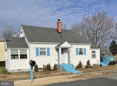 /international/us/221-madison-street-colonial-beach-va-110110273459/