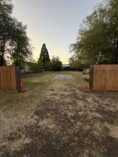 /international/us/311-w-darland-st-goldendale-wa-110109086650/