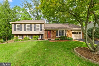 /international/us/15887-cliffbrook-court-dumfries-va-110120452092/