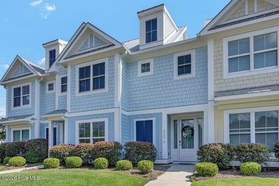/international/us/2276-low-country-boulevard-leland-nc-110109654917/