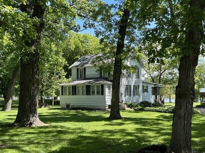 /international/us/33709-s-west-river-road-wilmington-il-110107982806/