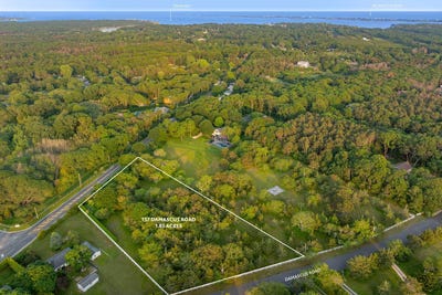 /international/us/137-damascus-road-east-quogue-ny-110100353228/