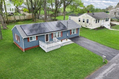 /international/us/12-w-dogwood-drive-poughkeepsie-ny-110107567641/
