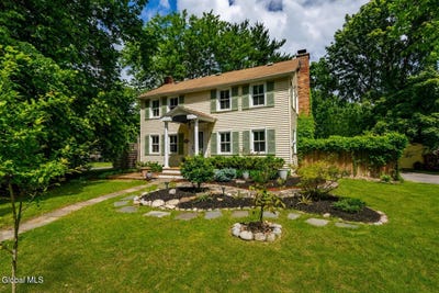 /international/us/201-kenwood-avenue-delmar-ny-110108577335/