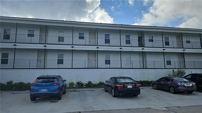 /international/us/4504-pontchartrain-drive-slidell-la-110107612868/