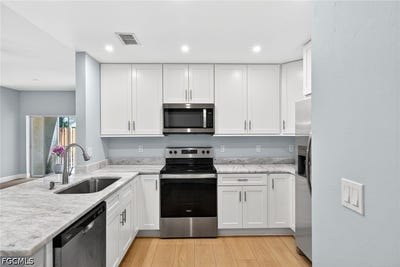 /international/us/4109-bellasol-circle-fort-myers-fl-110106974799/