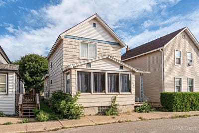 /international/us/327-bank-street-ishpeming-mi-110110277811/