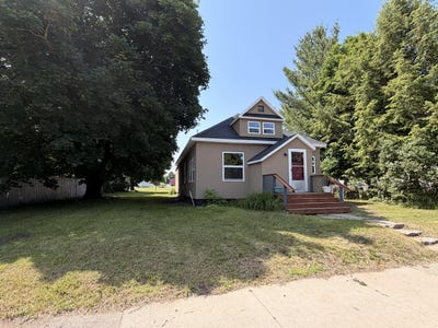 /international/us/406-e-avenue-a-newberry-mi-110109218293/