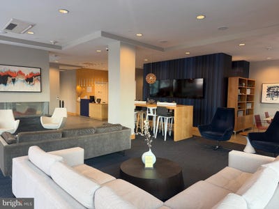 /international/us/1320-fenwick-lane-silver-spring-md-110104914683/