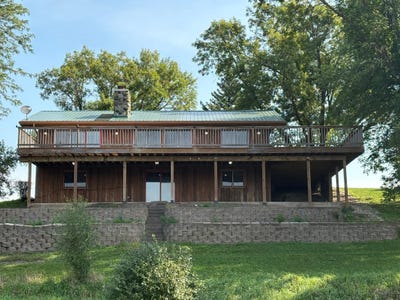 /international/us/4075-county-road-15-sw-montevideo-mn-110108813470/