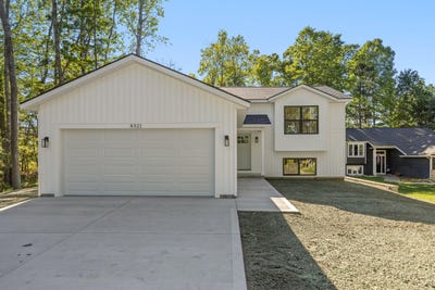 /international/us/8321-w-royal-road-stanwood-mi-110110334808/