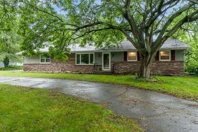 /international/us/12222-rae-ann-road-roscoe-il-110109040187/