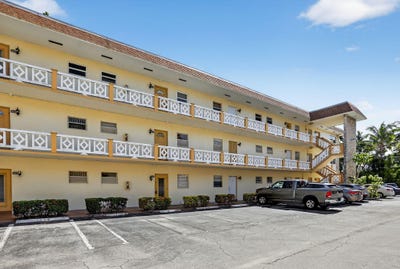 /international/us/5111-w-oakland-park-boulevard-lauderdale-lakes-fl-110101217315/?lang=en