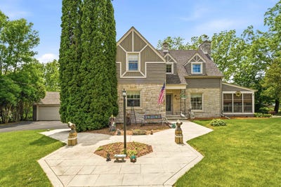 /international/us/417-wolf-river-drive-fremont-wi-110108629684/