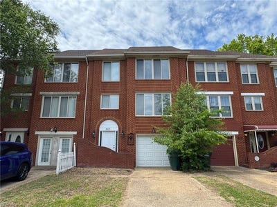 /international/us/1615-river-creek-drive-suffolk-va-110119681171/