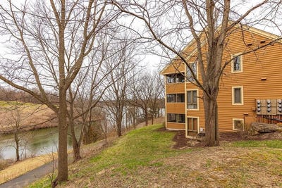 /international/us/a7-long-bay-point-drive-galena-il-110106985269/