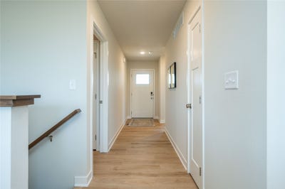 /international/us/932-lavender-lane-pella-ia-110119383043/