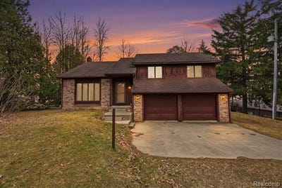 /international/us/5436-n-lakeshore-road-forestville-vlg-mi-110106842972/