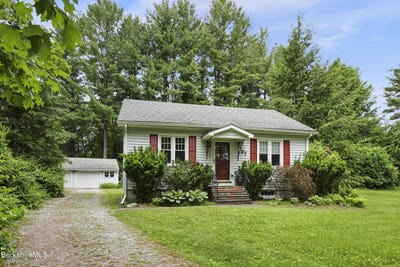 /international/us/37-holmes-rd-lenox-ma-110108883686/