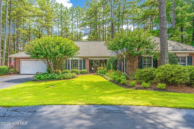 /international/us/36-courtney-place-southern-pines-nc-110108752215/