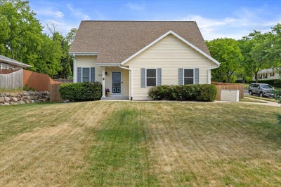 /international/us/2400-summit-ave-waukesha-wi-110108716331/