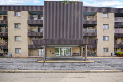 /international/us/1133-s-finley-road-lombard-il-110107390776/