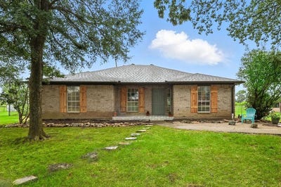 /international/us/4109-hopkins-road-krum-tx-110100653618/