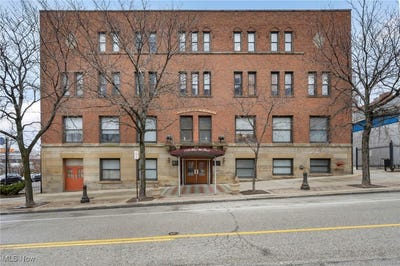/international/us/1133-w-9th-street-unit-409-cleveland-oh-110098176801/