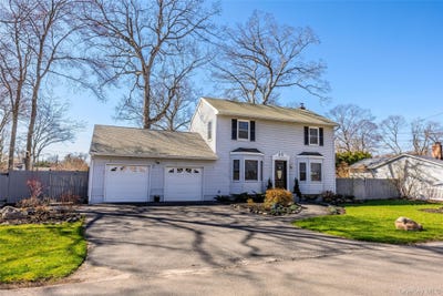 /international/us/58-freya-road-rocky-point-ny-110107267062/