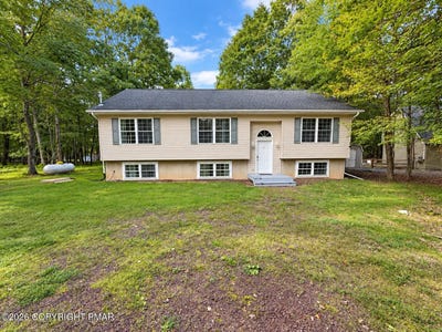 /international/us/33-burnshaw-lane-albrightsville-pa-110119956955/