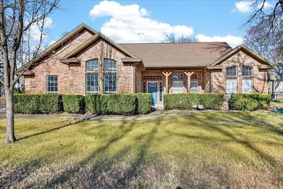 /international/us/101-idlewood-rd-enchanted-oaks-tx-110105412974/