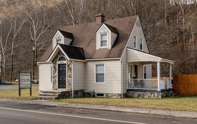 /international/us/10540-river-road-itmann-wv-110105282595/