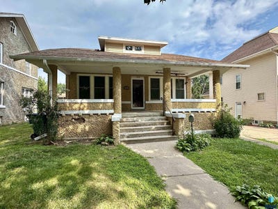 /international/us/742-n-freeman-ave-luverne-mn-110098689456/