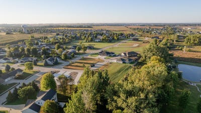 /international/us/3202-honeycomb-court-spirit-lake-ia-110102620427/