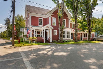 /international/us/1-high-street-colebrook-nh-110108061360/
