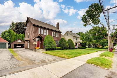 /international/us/233-e-fulton-street-gloversville-ny-110100054685/