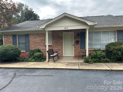 /international/us/118-1-lattimore-street-shelby-nc-110120422186/