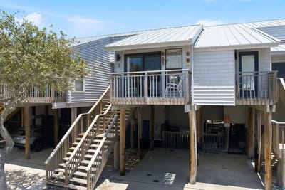 /international/us/1804-e-gulf-beach-dr-st-george-island-fl-110109207306/