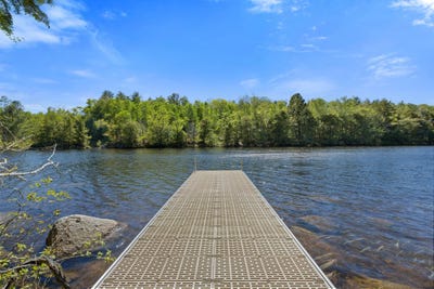 /international/us/32-pond-road-saint-albans-me-110108269129/