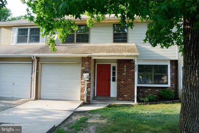 /international/us/222-shady-lane-marlton-nj-110109186784/