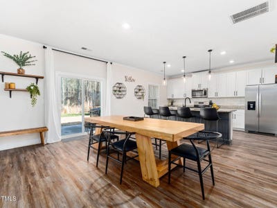 /international/us/325-azalea-gaze-drive-youngsville-nc-110106469078/