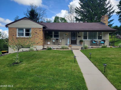 /international/us/736-n-spruce-street-ebensburg-pa-110108604676/