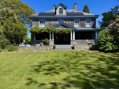 /international/us/10-quissett-avenue-woods-hole-ma-110099186403/
