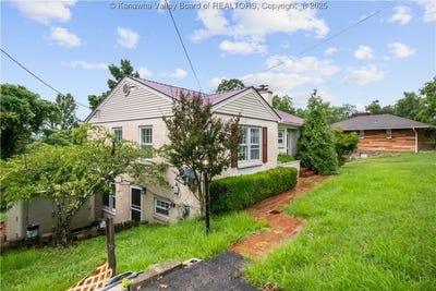 /international/us/2209-s-inwood-drive-huntington-wv-110101268301/?lang=id