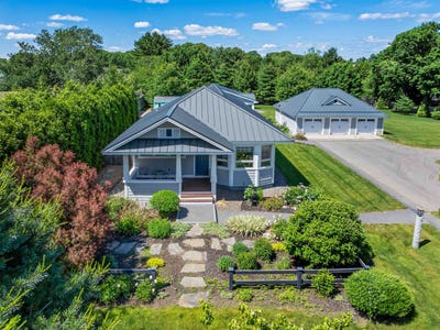 /international/us/384-winnacunnet-road-hampton-nh-110108906462/